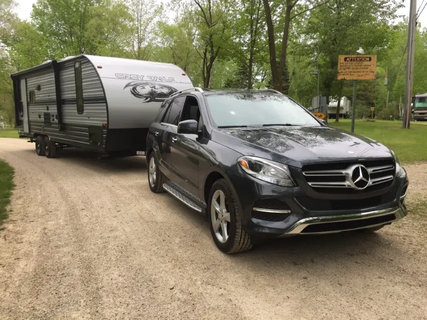 mercedes-benz-gle-towing-a-trailer Mercedes-Benz GLE Towing a Trailer